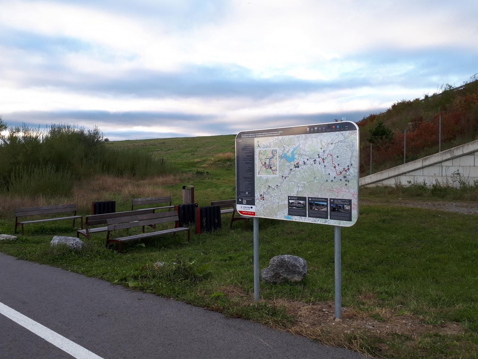 Fotogaléria Cyklisti sa môžu tešiť novým tabuliam na cyklotrase (3) Cyklisti sa môžu tešiť novým tabuliam na cyklotrase
